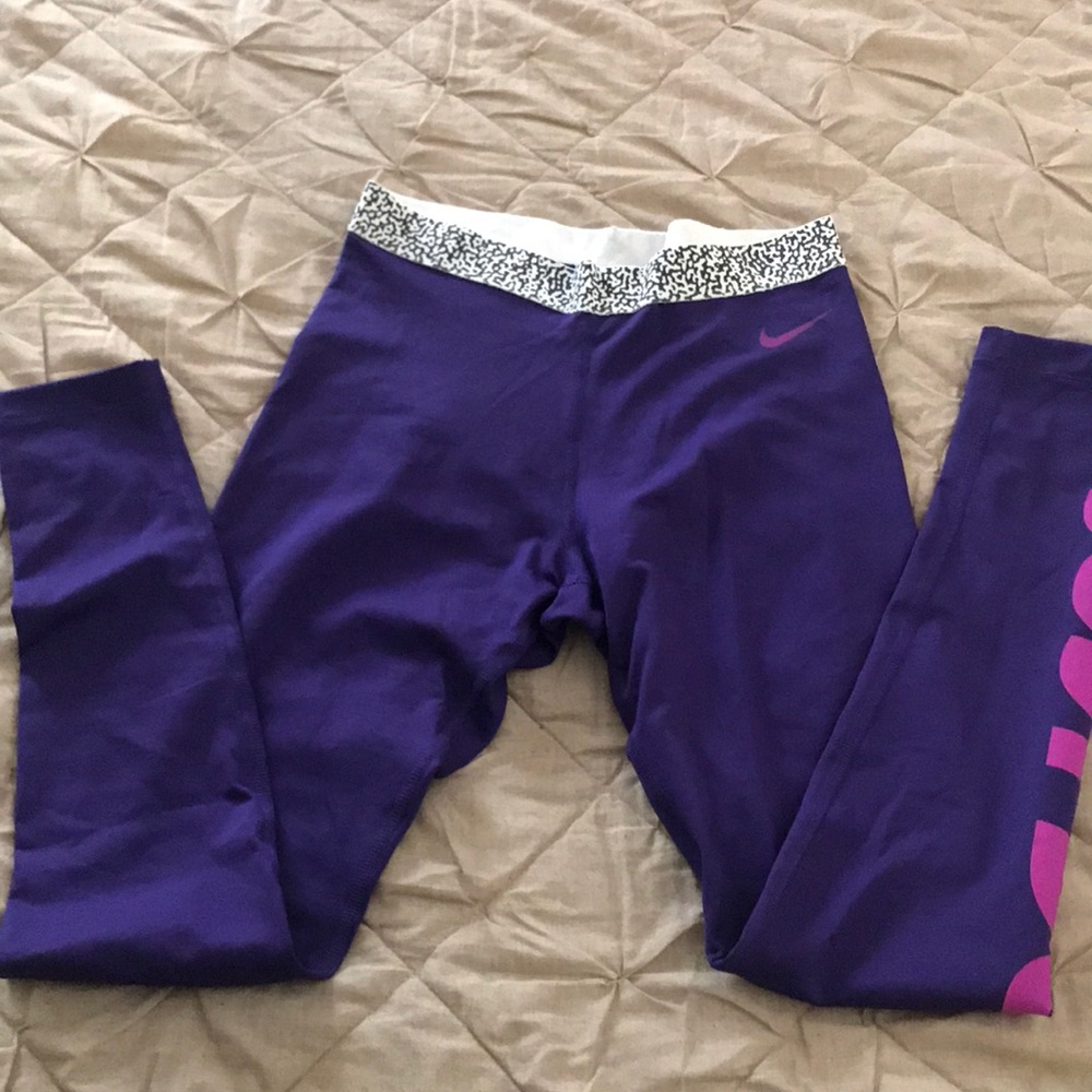 Nike Dri-Fit right